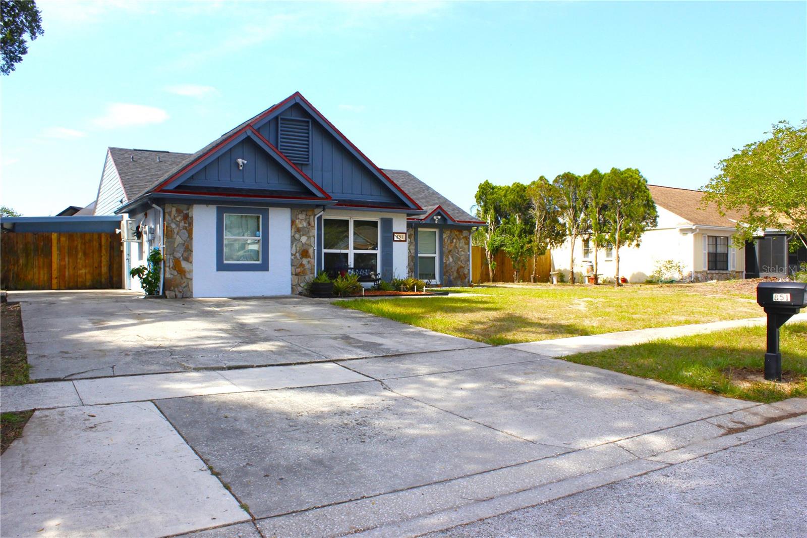 Single Family Residence em SEFFNER, FL - Daniel Dourado