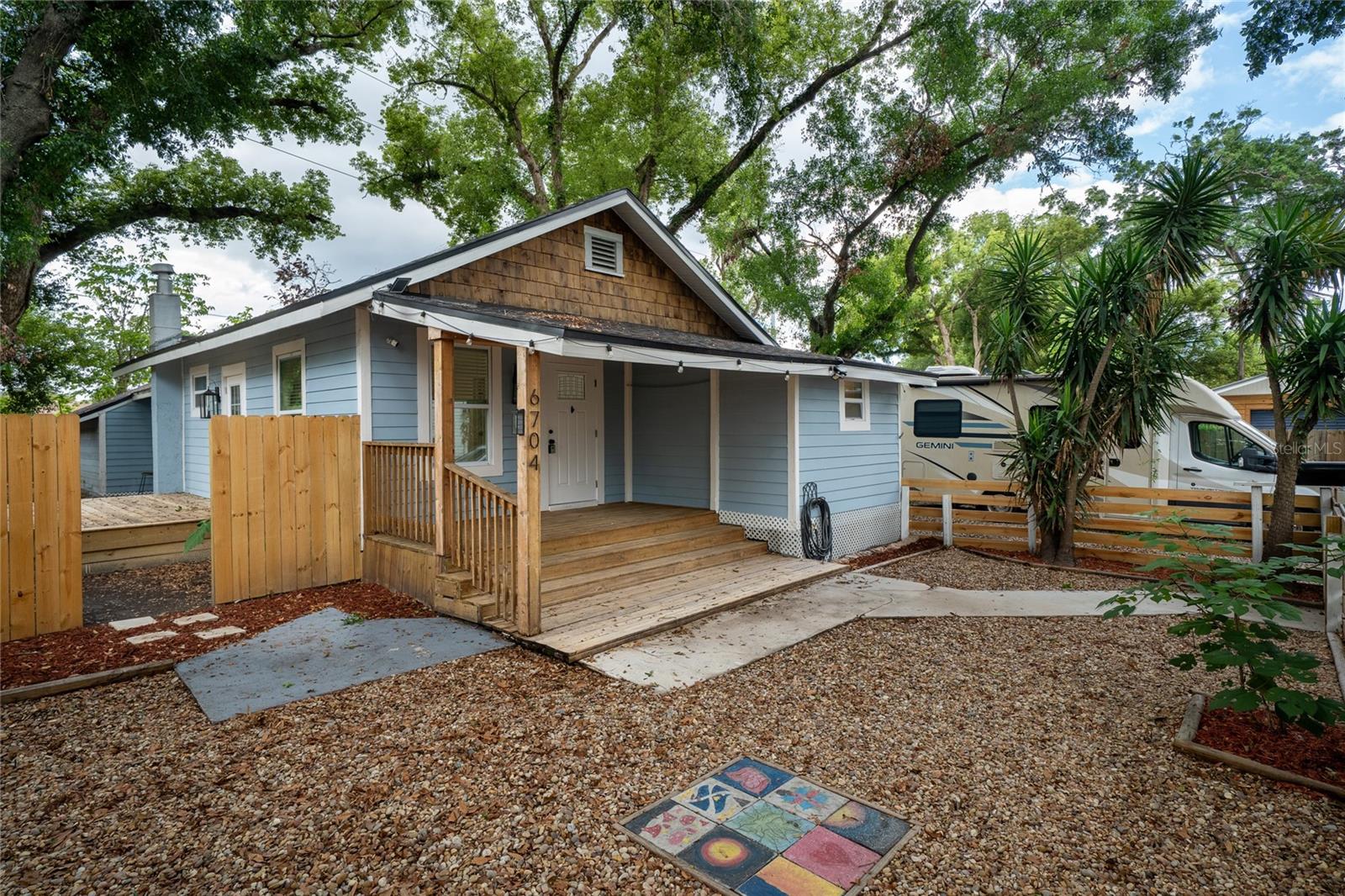 Single Family Residence in TAMPA, FL - Daniel Dourado