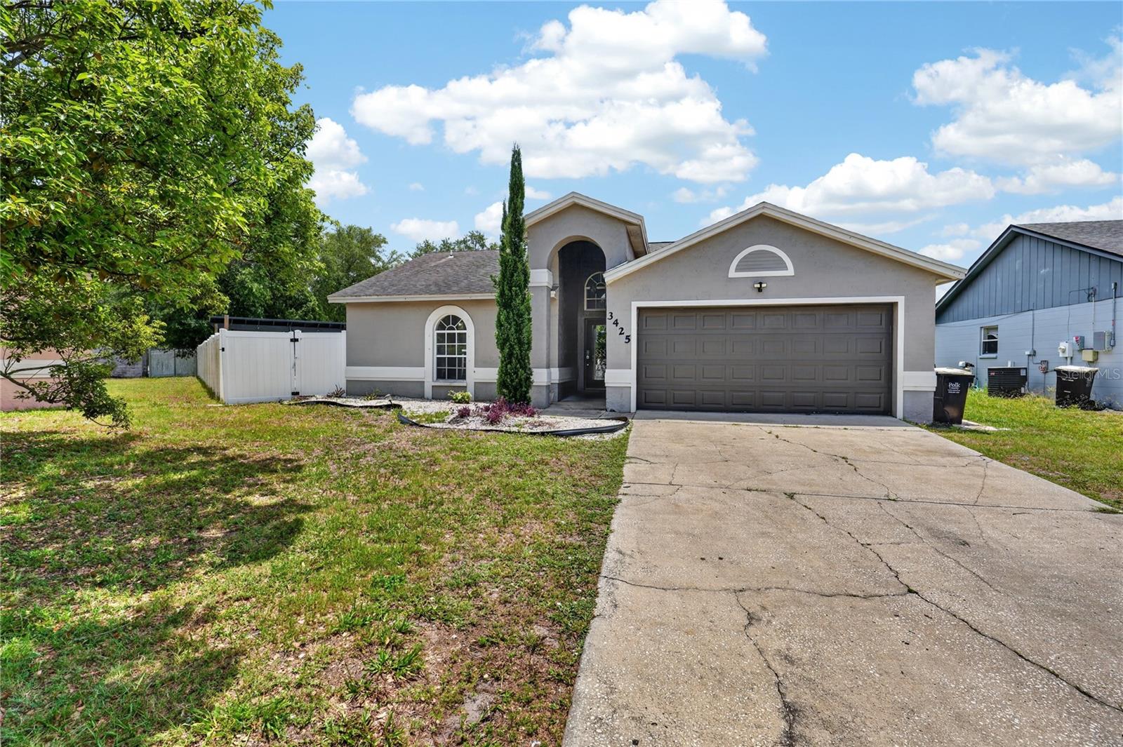 Single Family Residence in WINTER HAVEN, FL - Daniel Dourado
