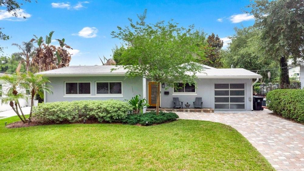 Single Family Residence in ORLANDO, FL - Daniel Dourado
