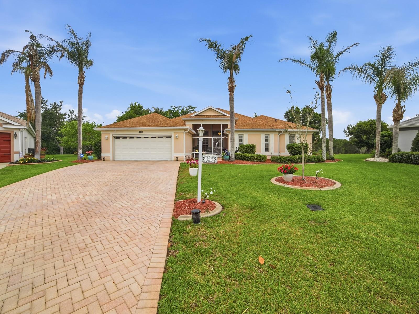 Single Family Residence in LEESBURG, FL - Daniel Dourado