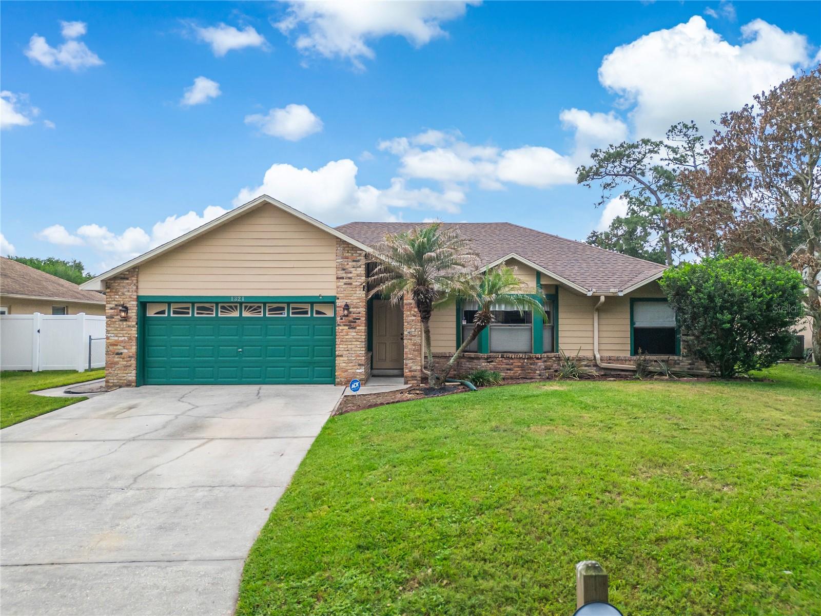 Single Family Residence in ST CLOUD, FL - Daniel Dourado