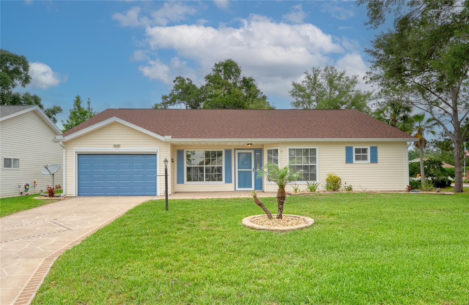 Single Family Residence in LEESBURG, FL - Daniel Dourado