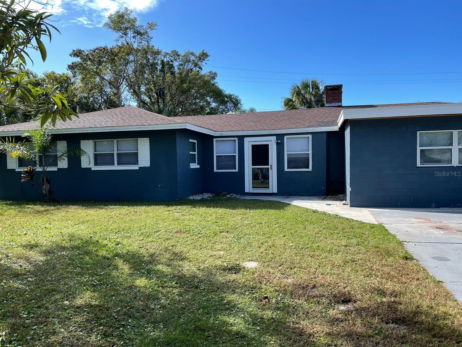 Single Family Residence in ORLANDO, FL - Daniel Dourado