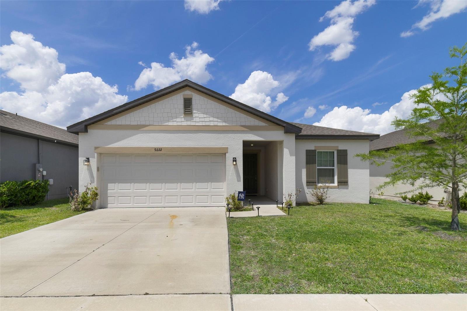 Single Family Residence in ORLANDO, FL - Daniel Dourado