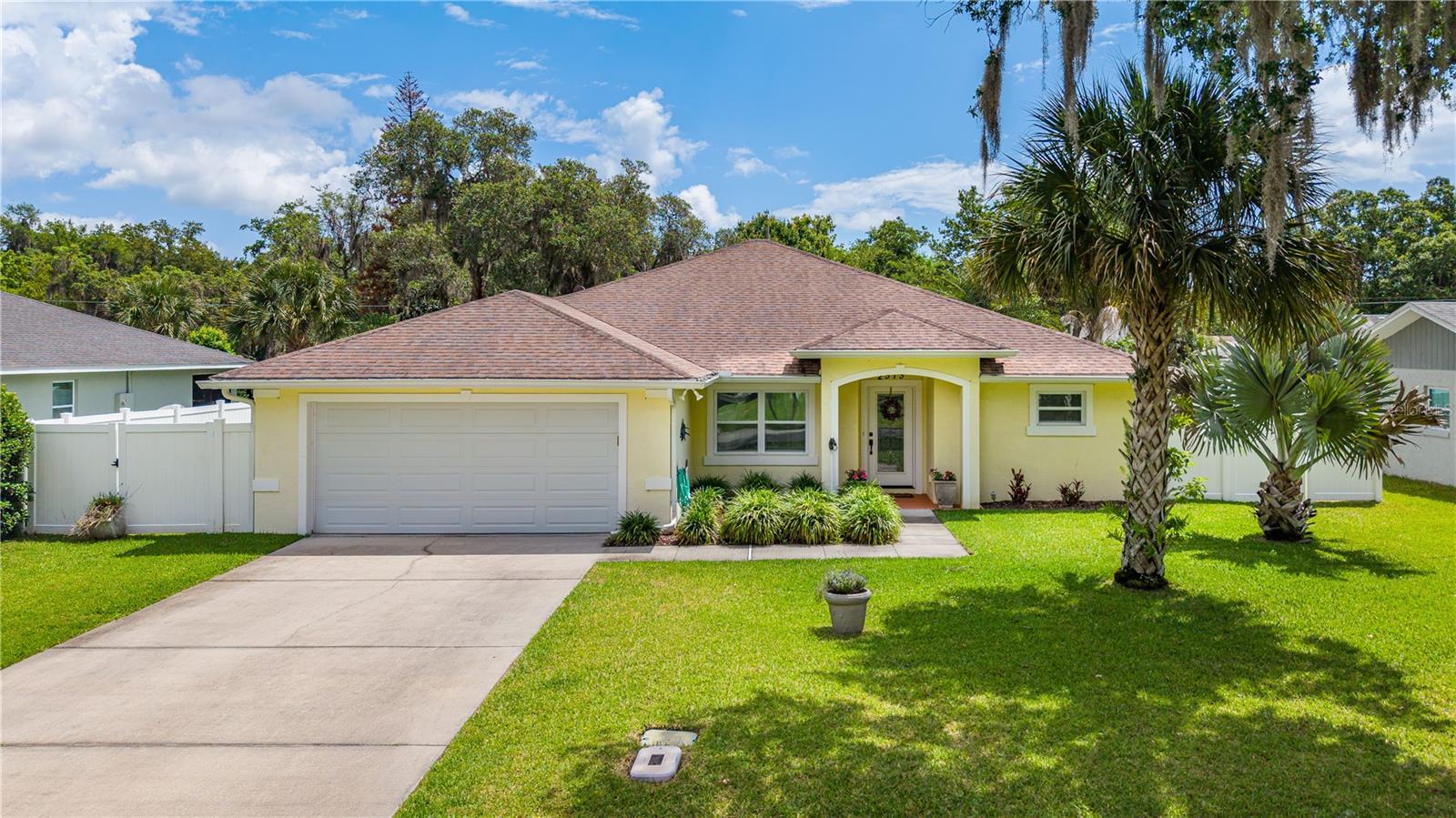 Single Family Residence in EDGEWATER, FL - Daniel Dourado