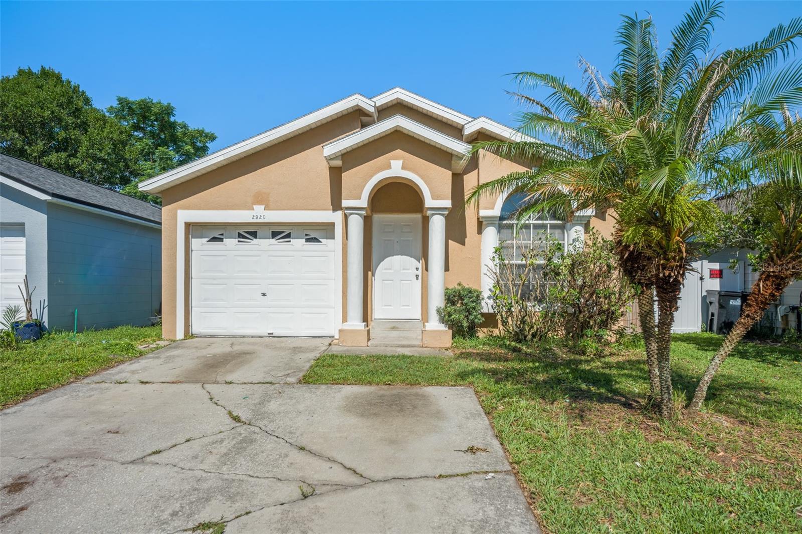Single Family Residence in ORLANDO, FL - Daniel Dourado