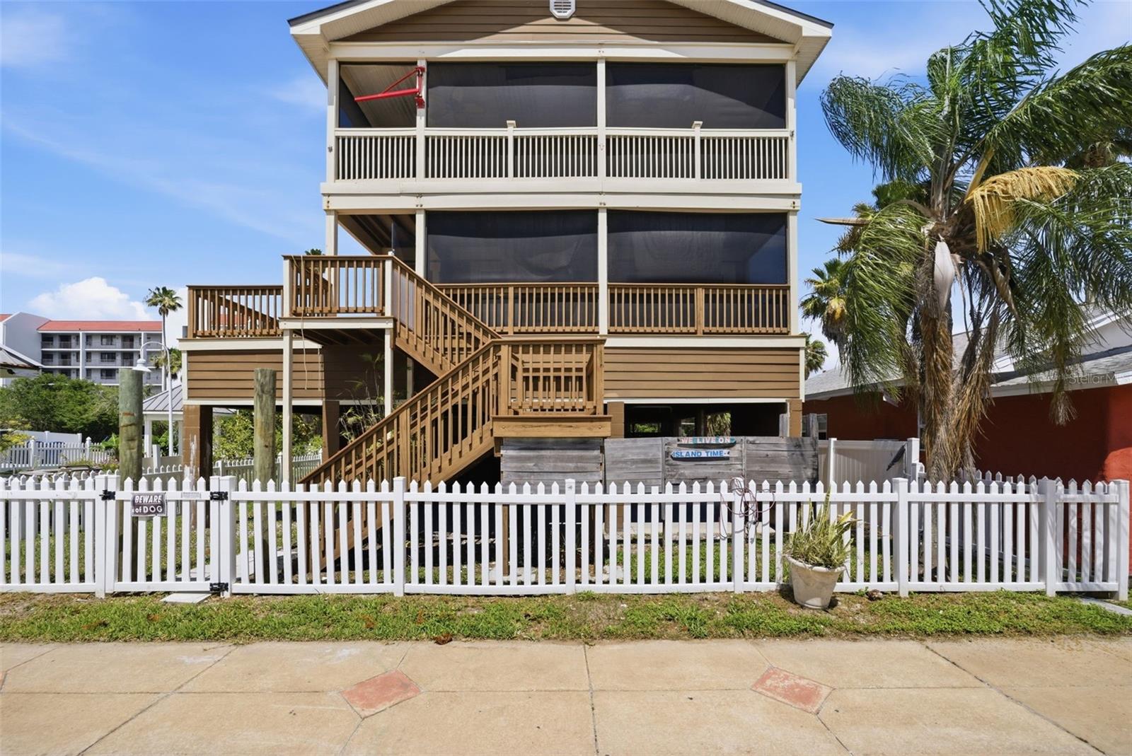 Single Family Residence em INDIAN SHORES, FL - Daniel Dourado
