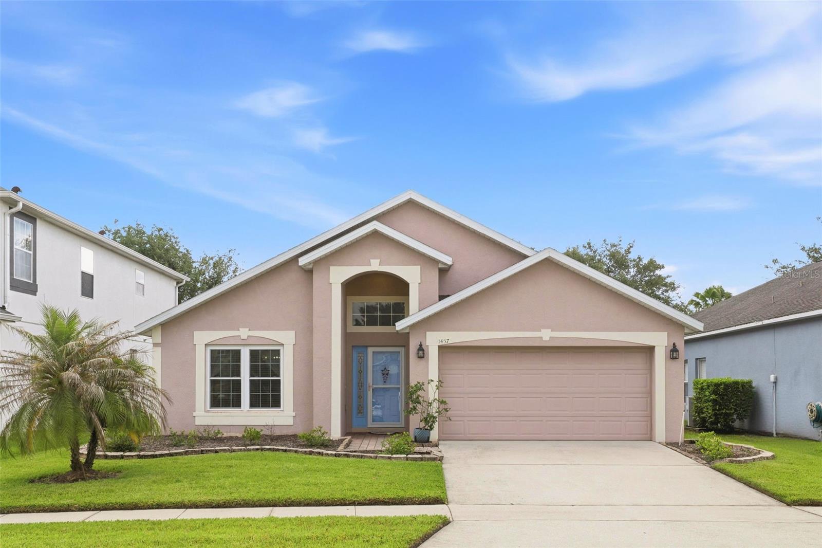 Single Family Residence in ORLANDO, FL - Daniel Dourado