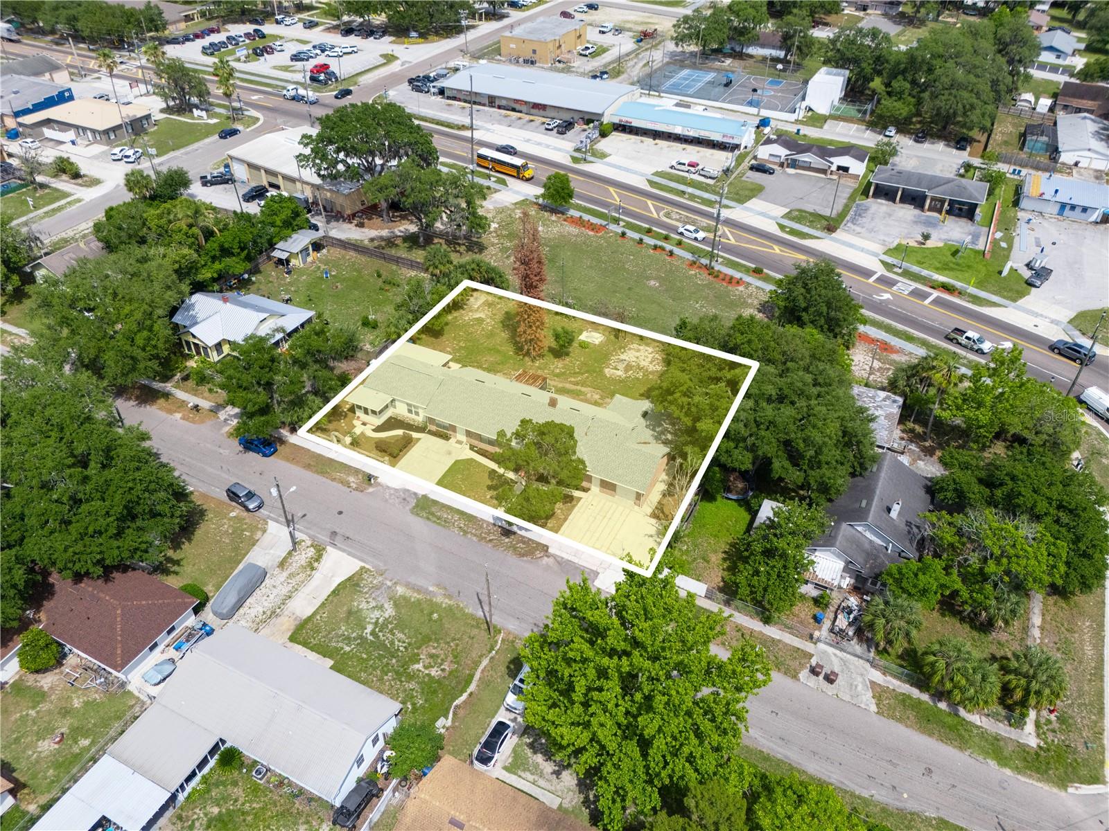 Single Family Residence em POLK CITY, FL - Daniel Dourado