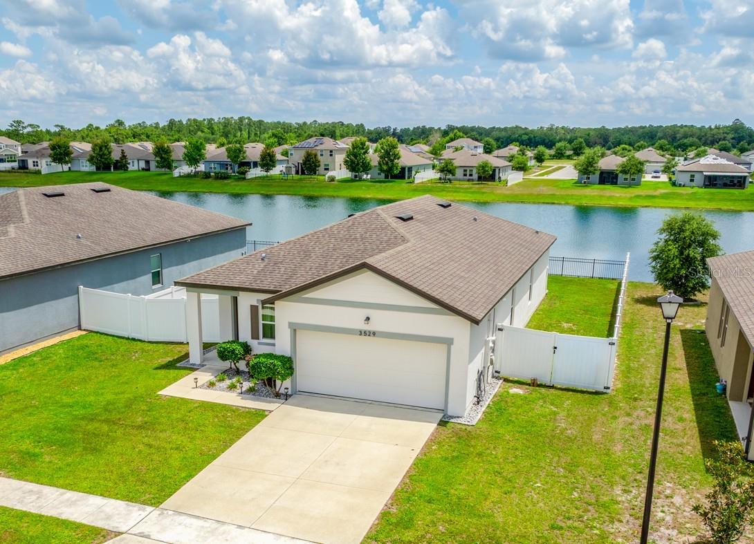 Single Family Residence in DELTONA, FL - Daniel Dourado