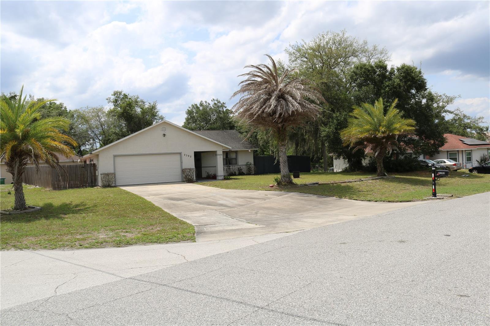 Single Family Residence in DELTONA, FL - Daniel Dourado