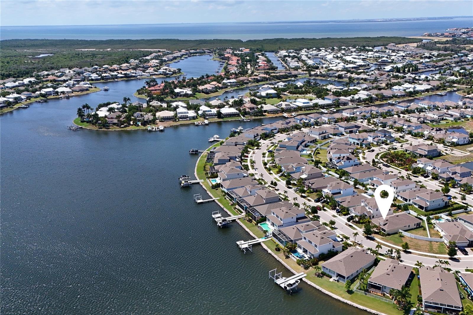 Single Family Residence in APOLLO BEACH, FL - Daniel Dourado