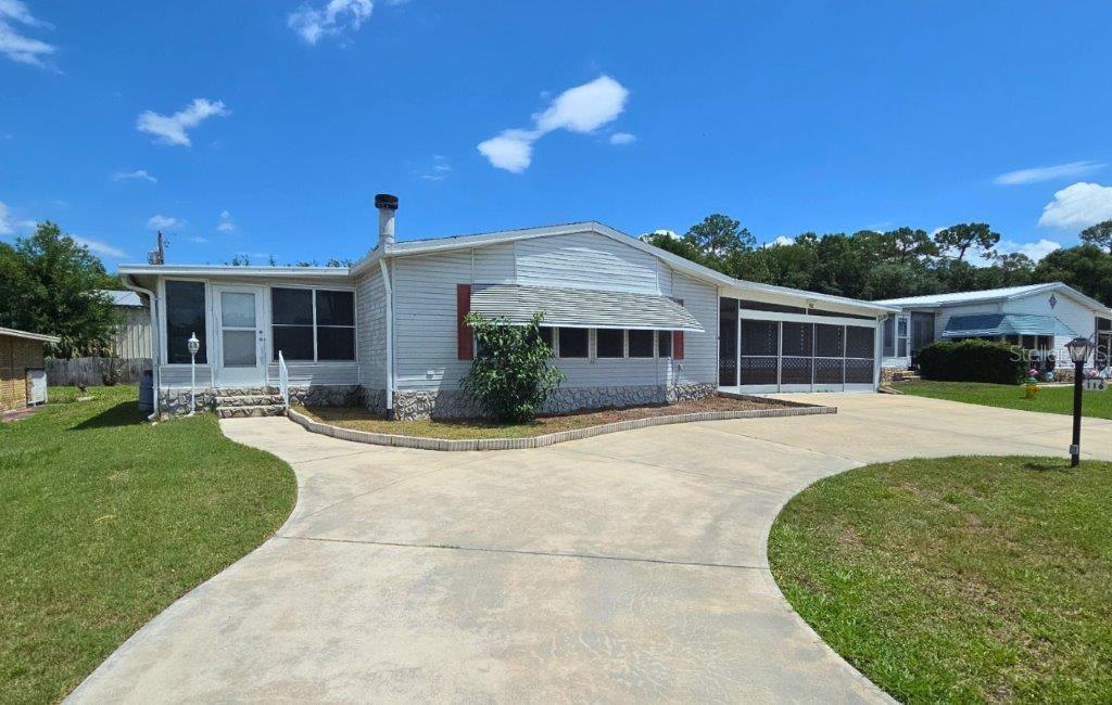 Manufactured Home in DEBARY, FL - Daniel Dourado