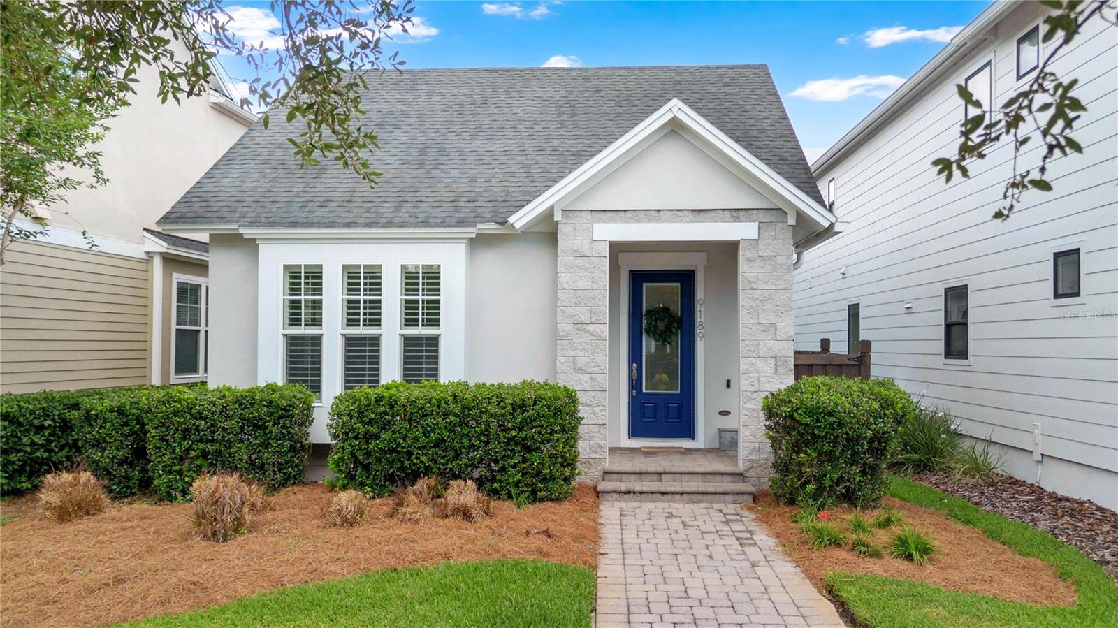 Single Family Residence in ORLANDO, FL - Daniel Dourado