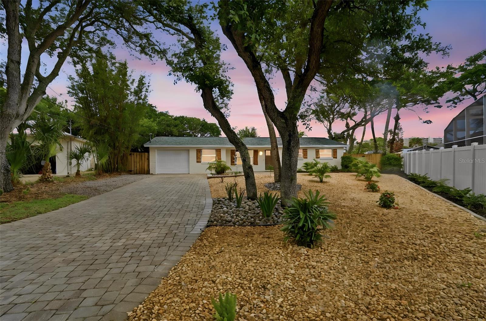 Single Family Residence in NEW SMYRNA BEACH, FL - Daniel Dourado