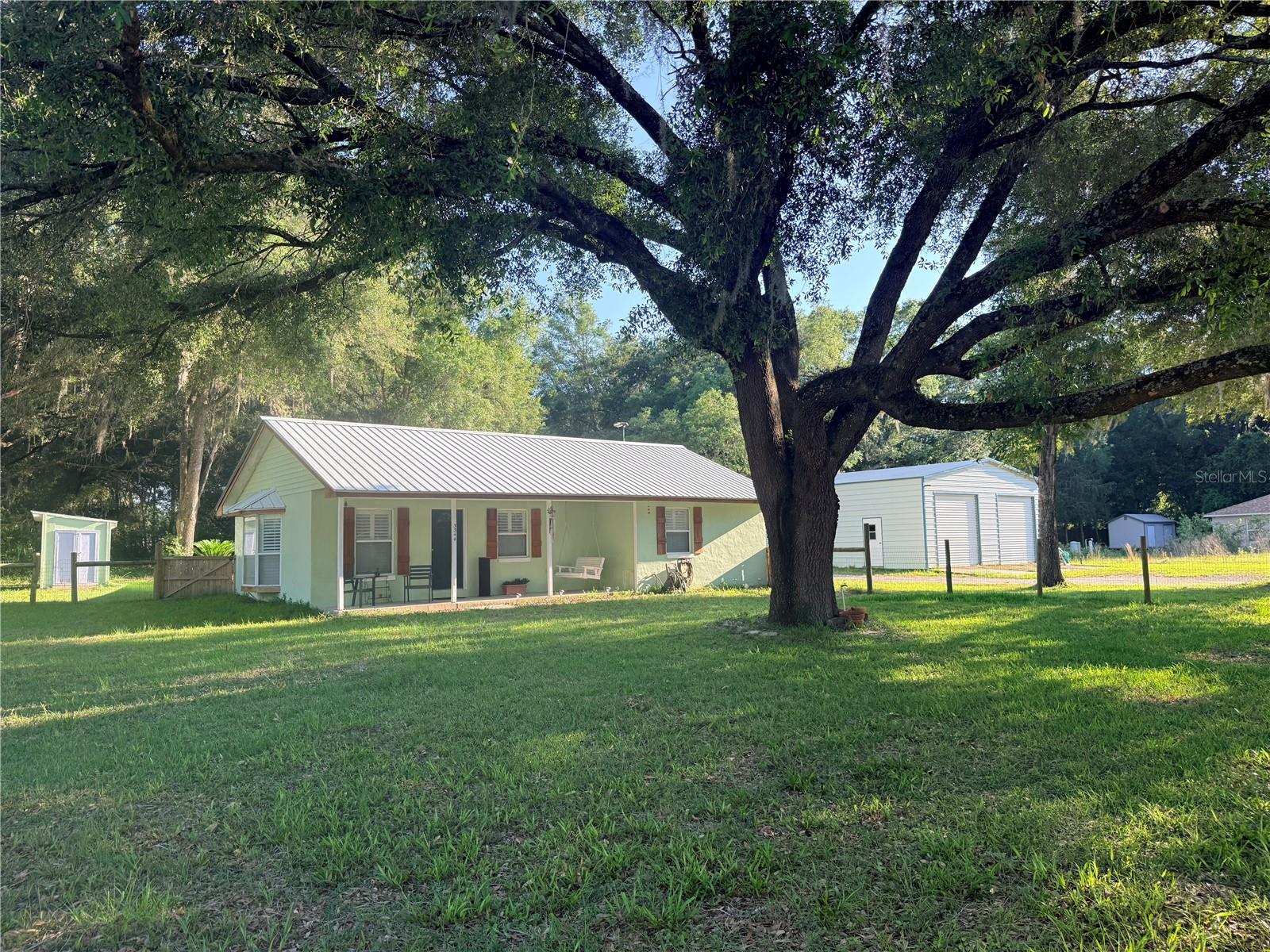Single Family Residence in SUMMERFIELD, FL - Daniel Dourado