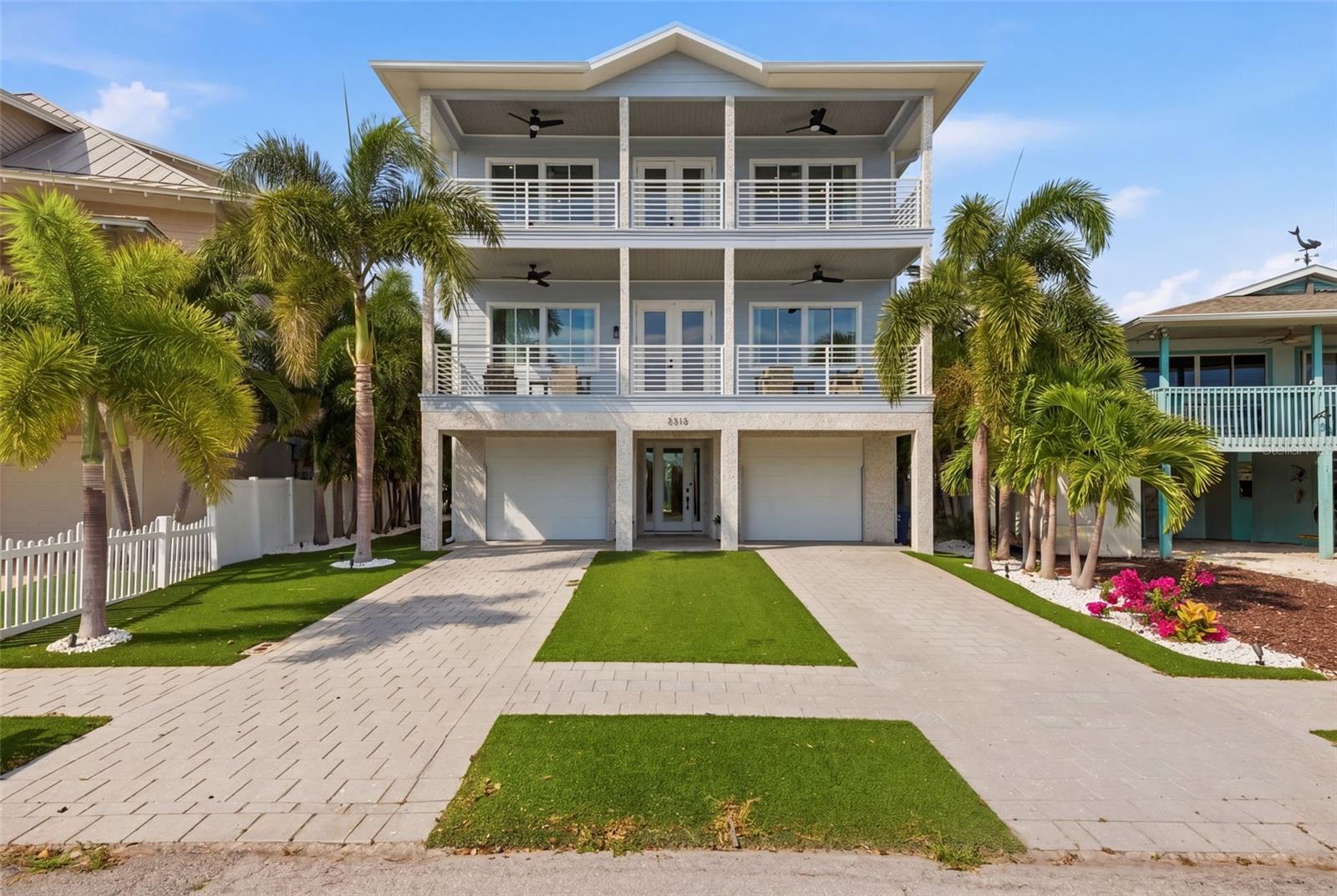 Single Family Residence em ST PETE BEACH, FL - Daniel Dourado