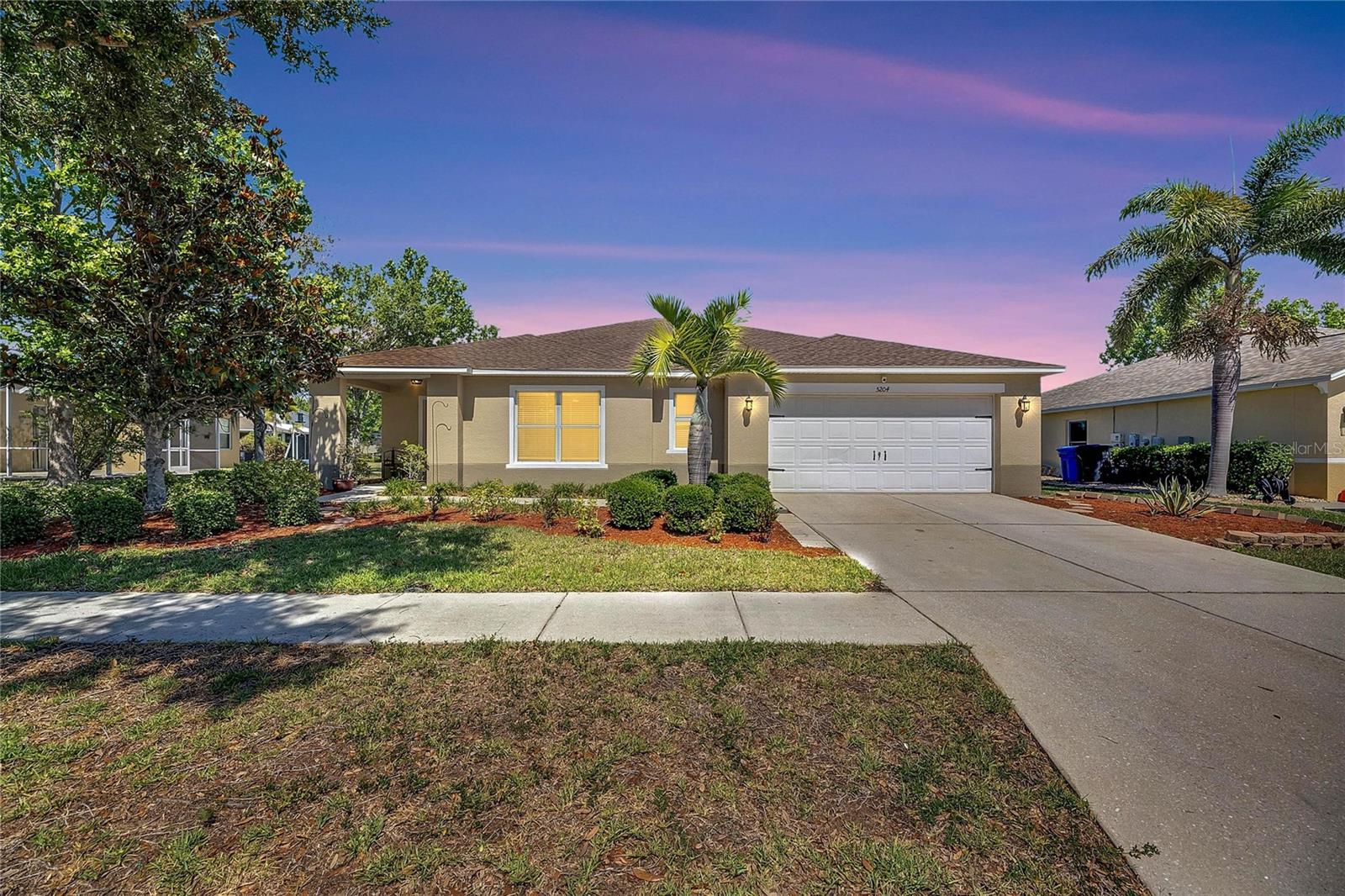 Single Family Residence in APOLLO BEACH, FL - Daniel Dourado
