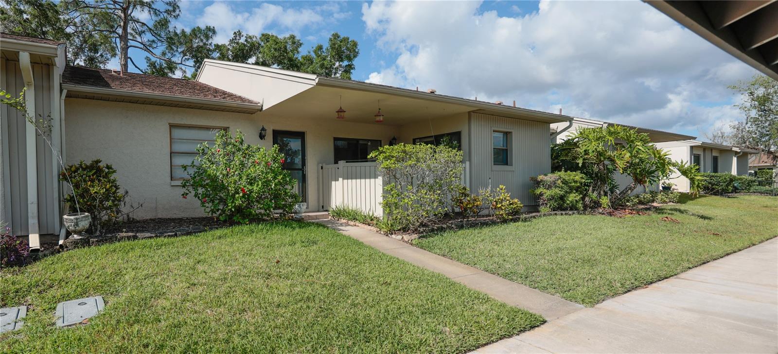 Villa in OLDSMAR, FL - Daniel Dourado