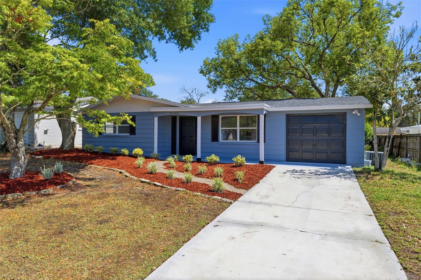 Single Family Residence in NEW PORT RICHEY, FL - Daniel Dourado