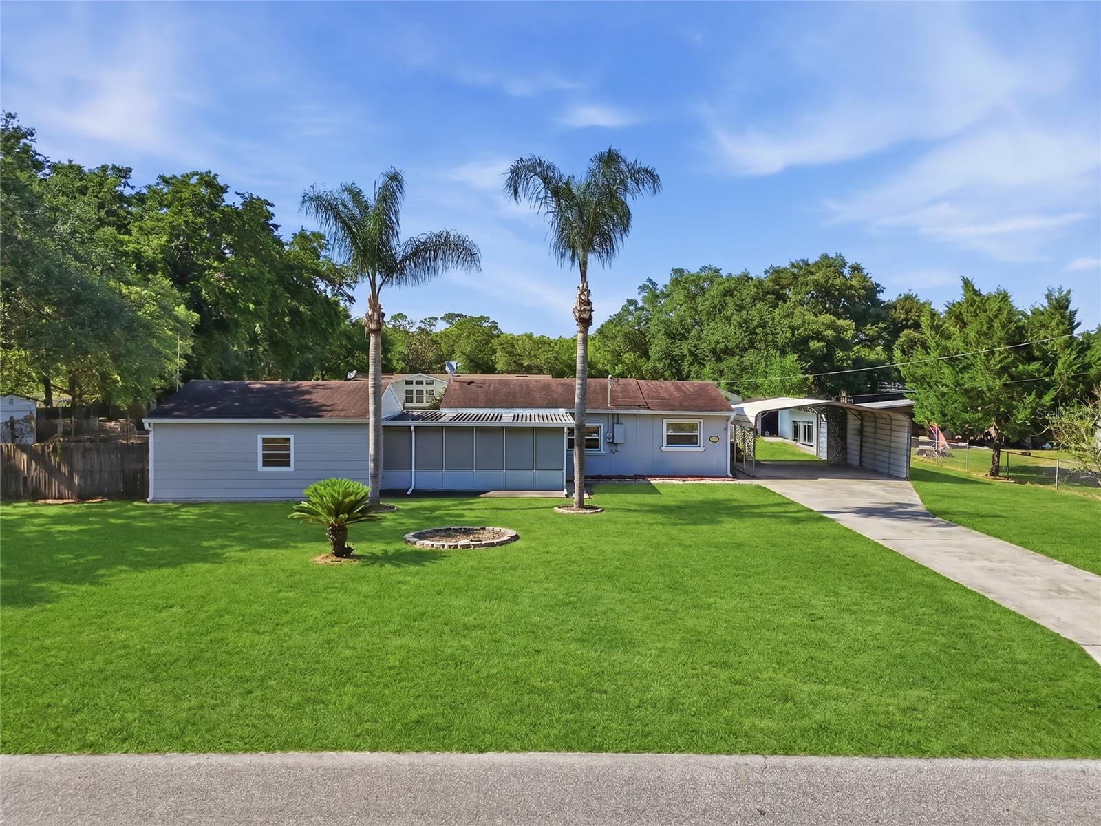 Single Family Residence in ORLANDO, FL - Daniel Dourado