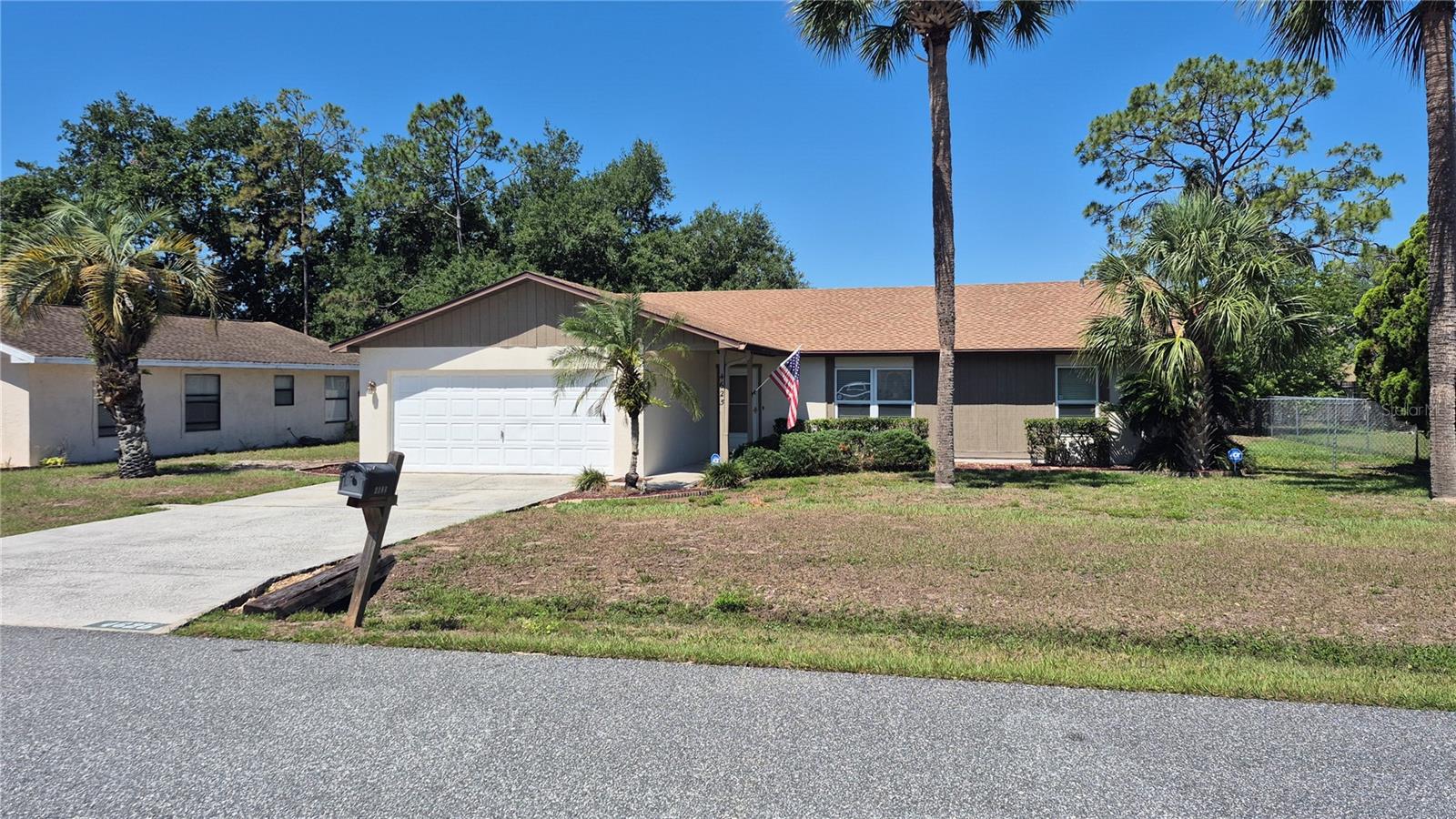 Single Family Residence em LAND O LAKES, FL - Daniel Dourado
