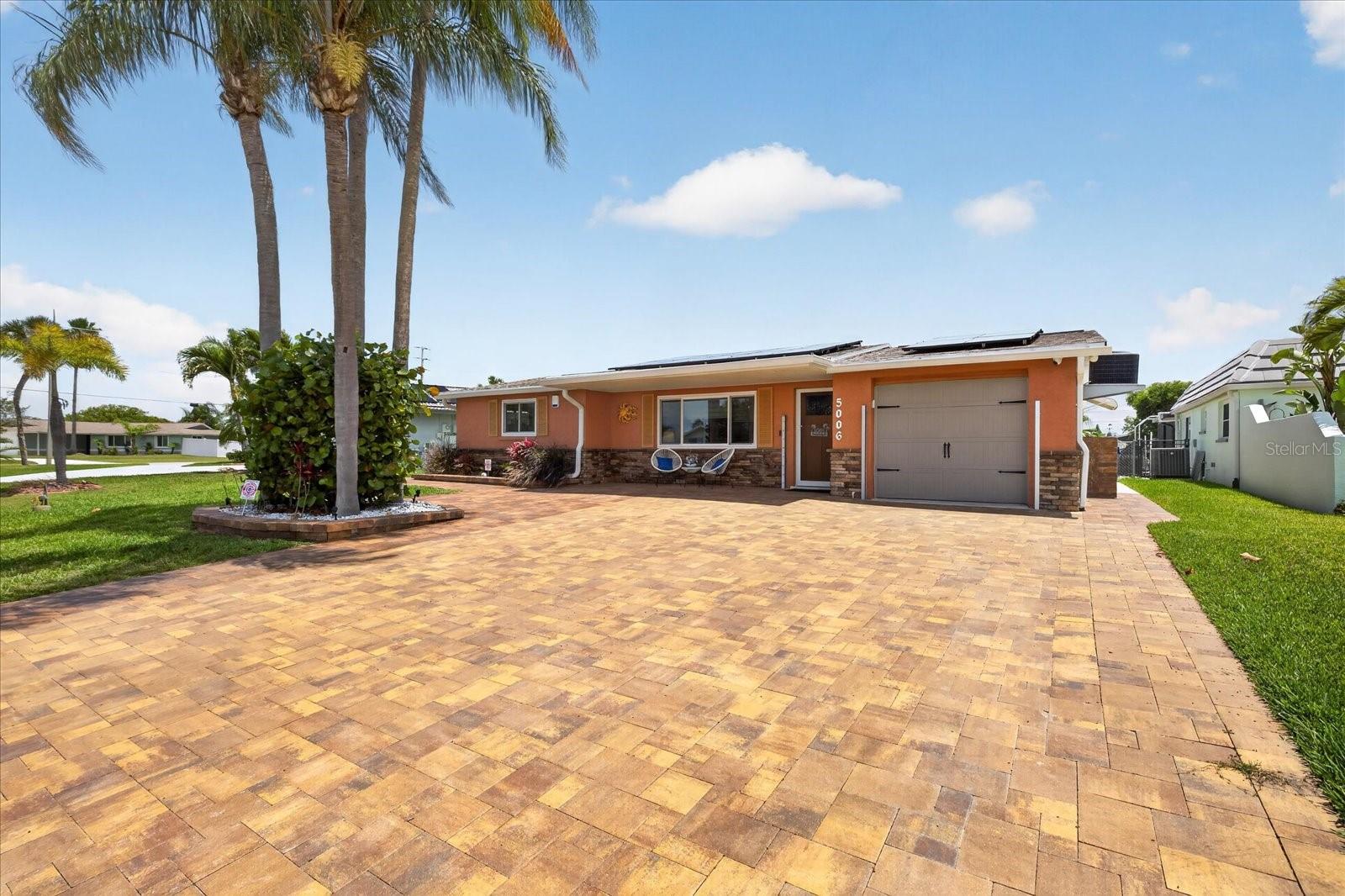 Single Family Residence in NEW PORT RICHEY, FL - Daniel Dourado