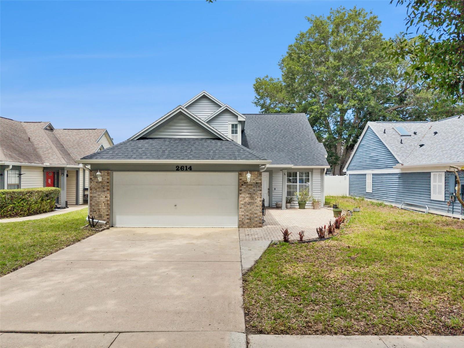 Single Family Residence in ORLANDO, FL - Daniel Dourado
