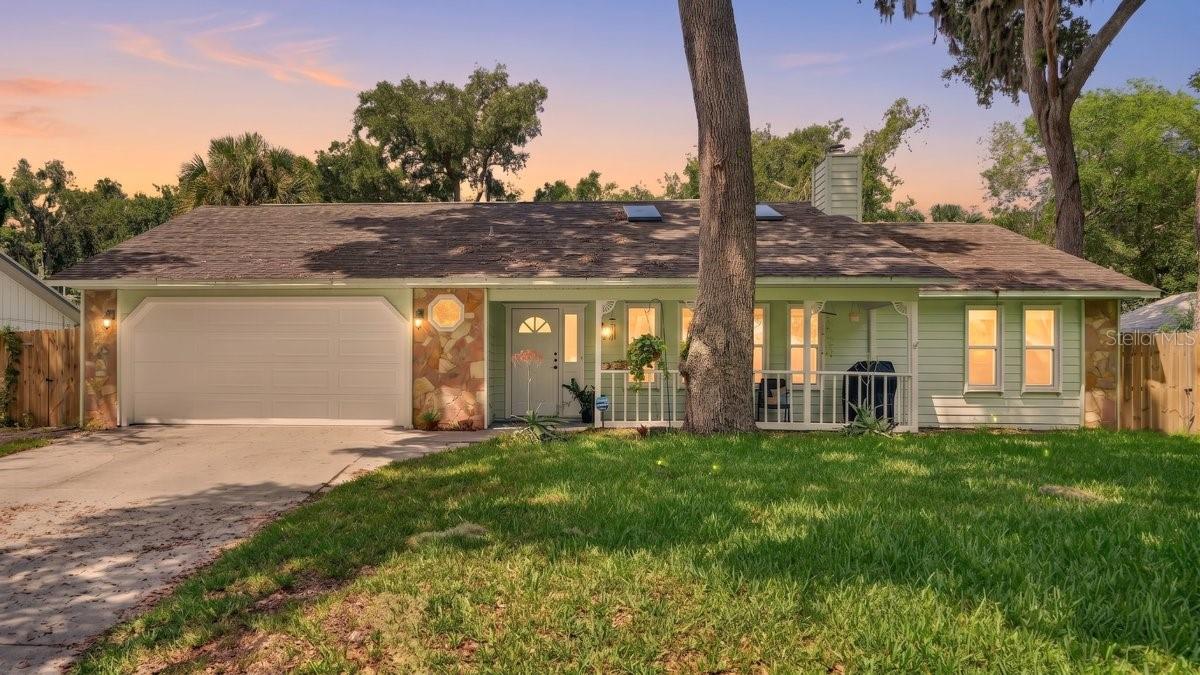 Single Family Residence in EDGEWATER, FL - Daniel Dourado