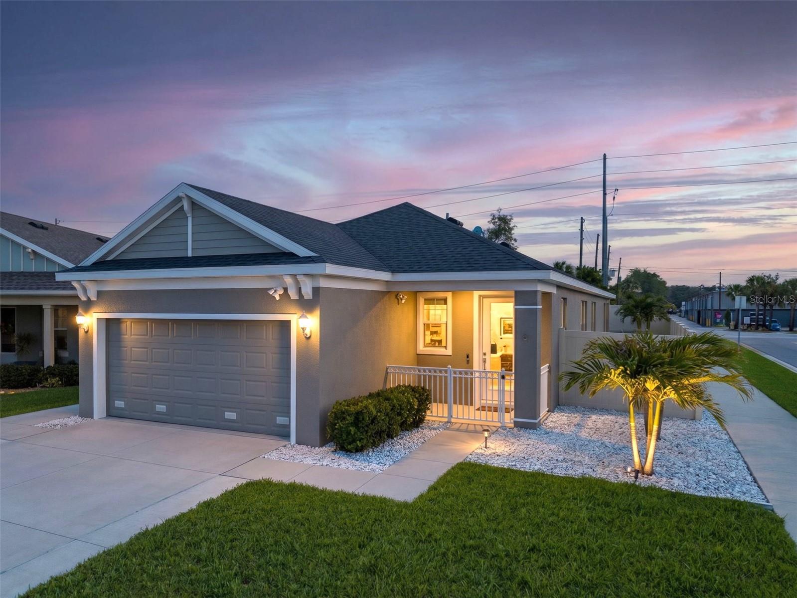Single Family Residence in TARPON SPRINGS, FL - Daniel Dourado