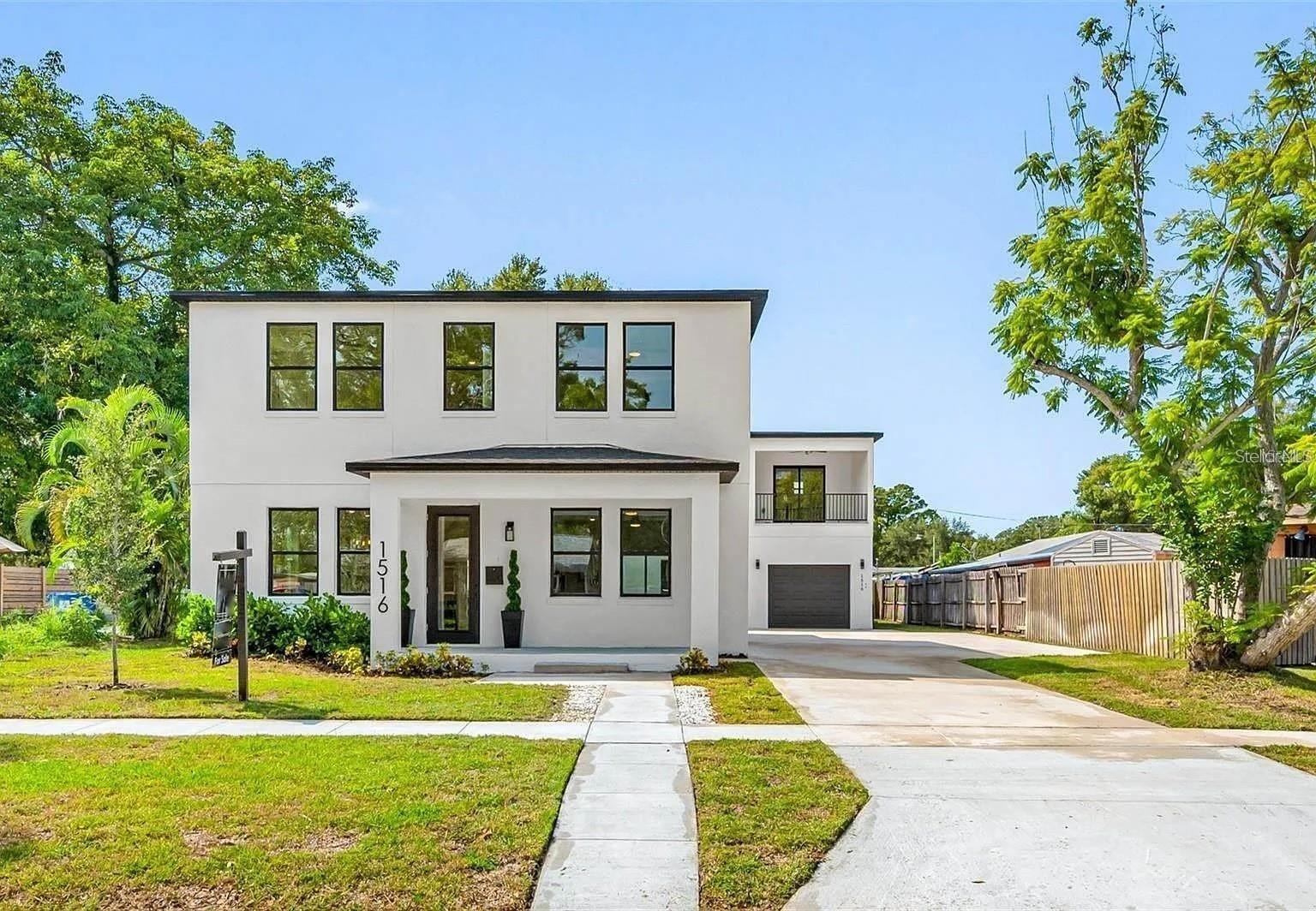 Single Family Residence em ST PETERSBURG, FL - Daniel Dourado