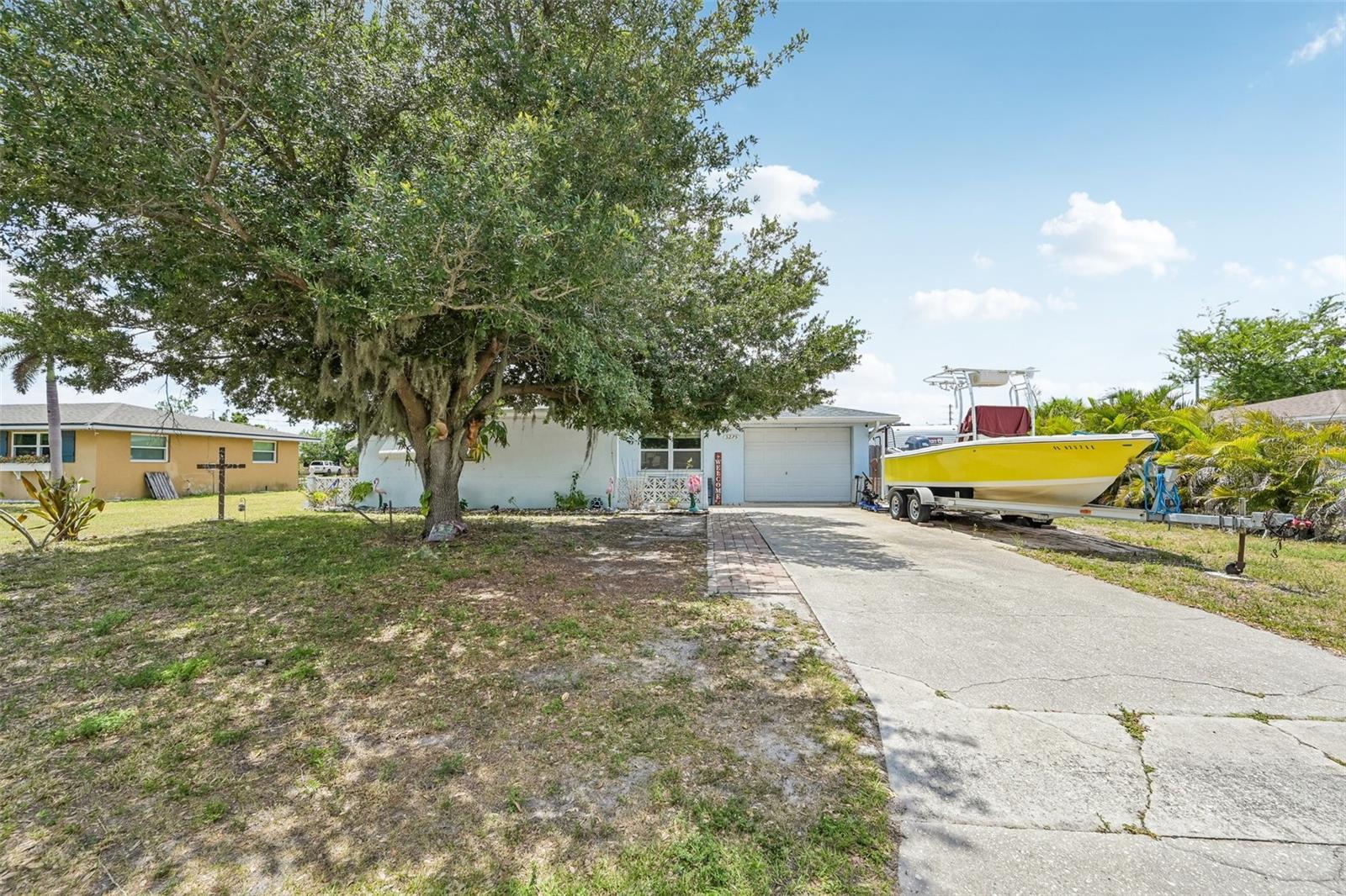 Single Family Residence in PORT CHARLOTTE, FL - Daniel Dourado