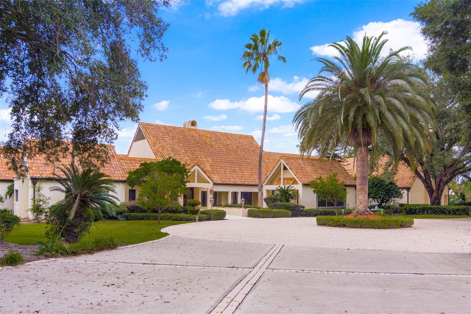 Single Family Residence in LONGWOOD, FL - Daniel Dourado