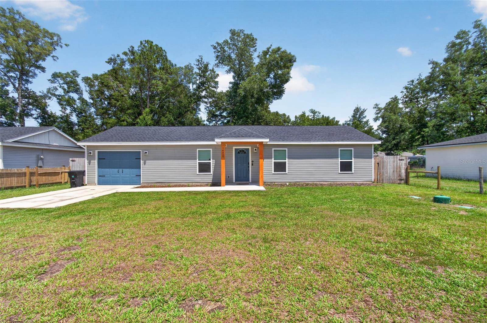 Single Family Residence in SUMMERFIELD, FL - Daniel Dourado