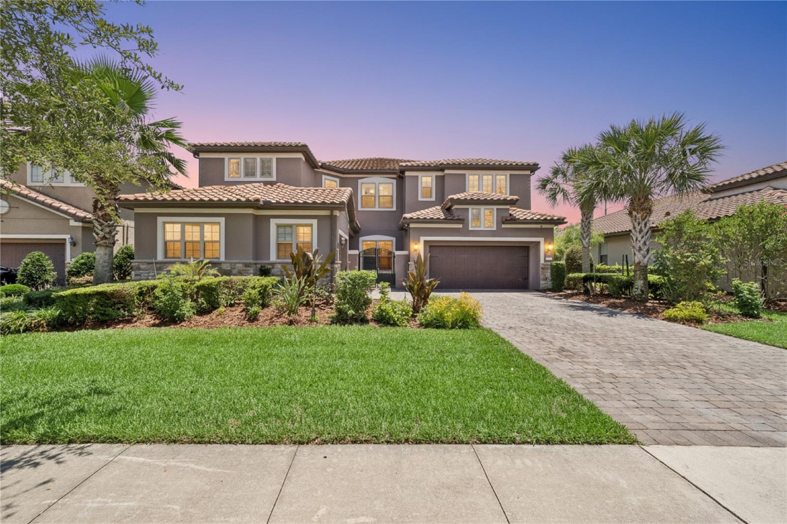 Single Family Residence in ORLANDO, FL - Daniel Dourado