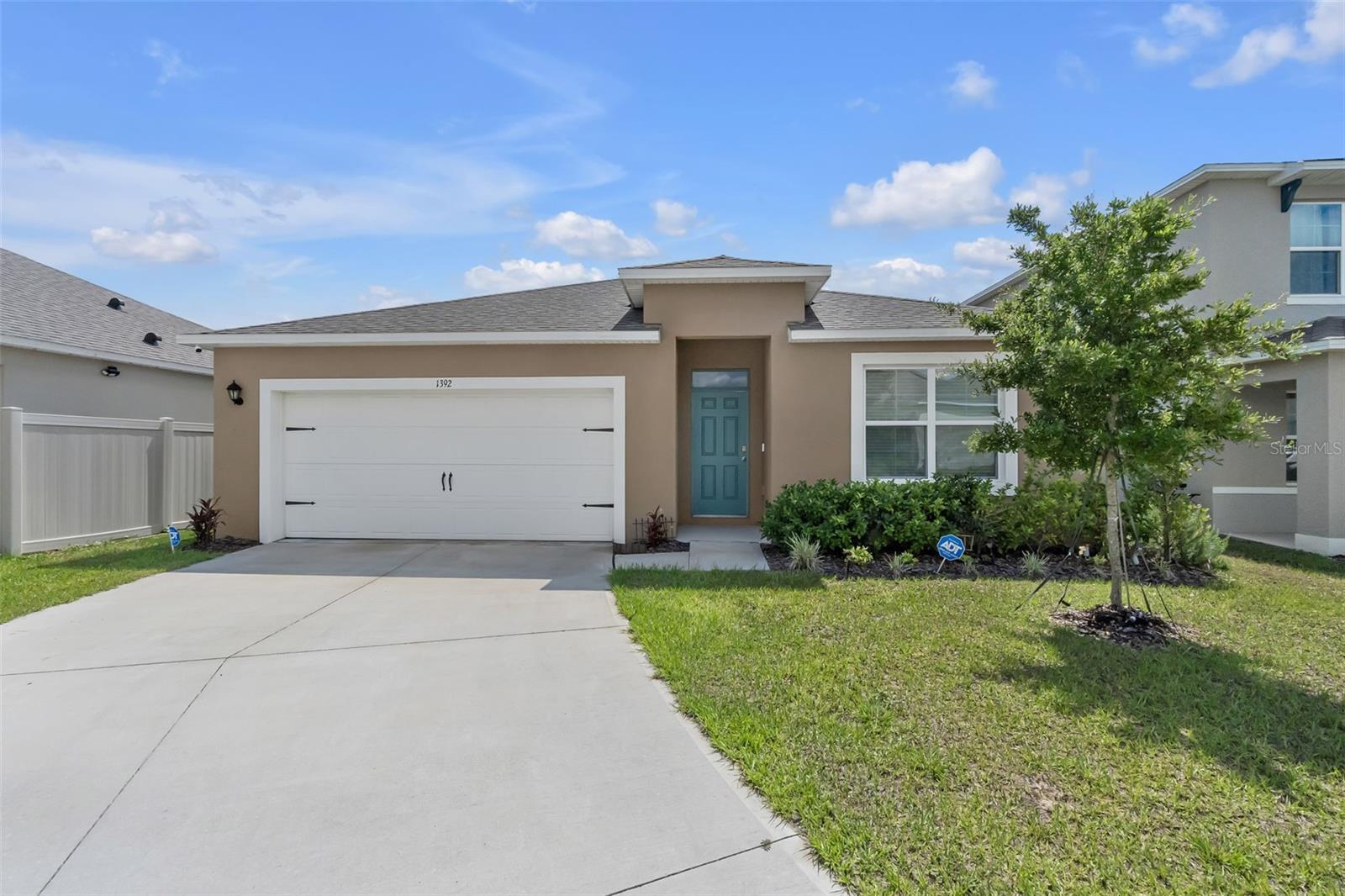 Single Family Residence in DAVENPORT, FL - Daniel Dourado