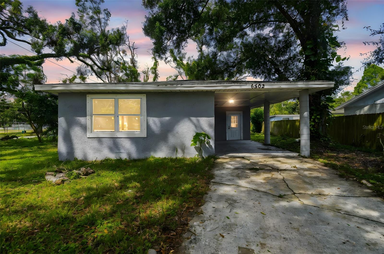 Single Family Residence in TAMPA, FL - Daniel Dourado