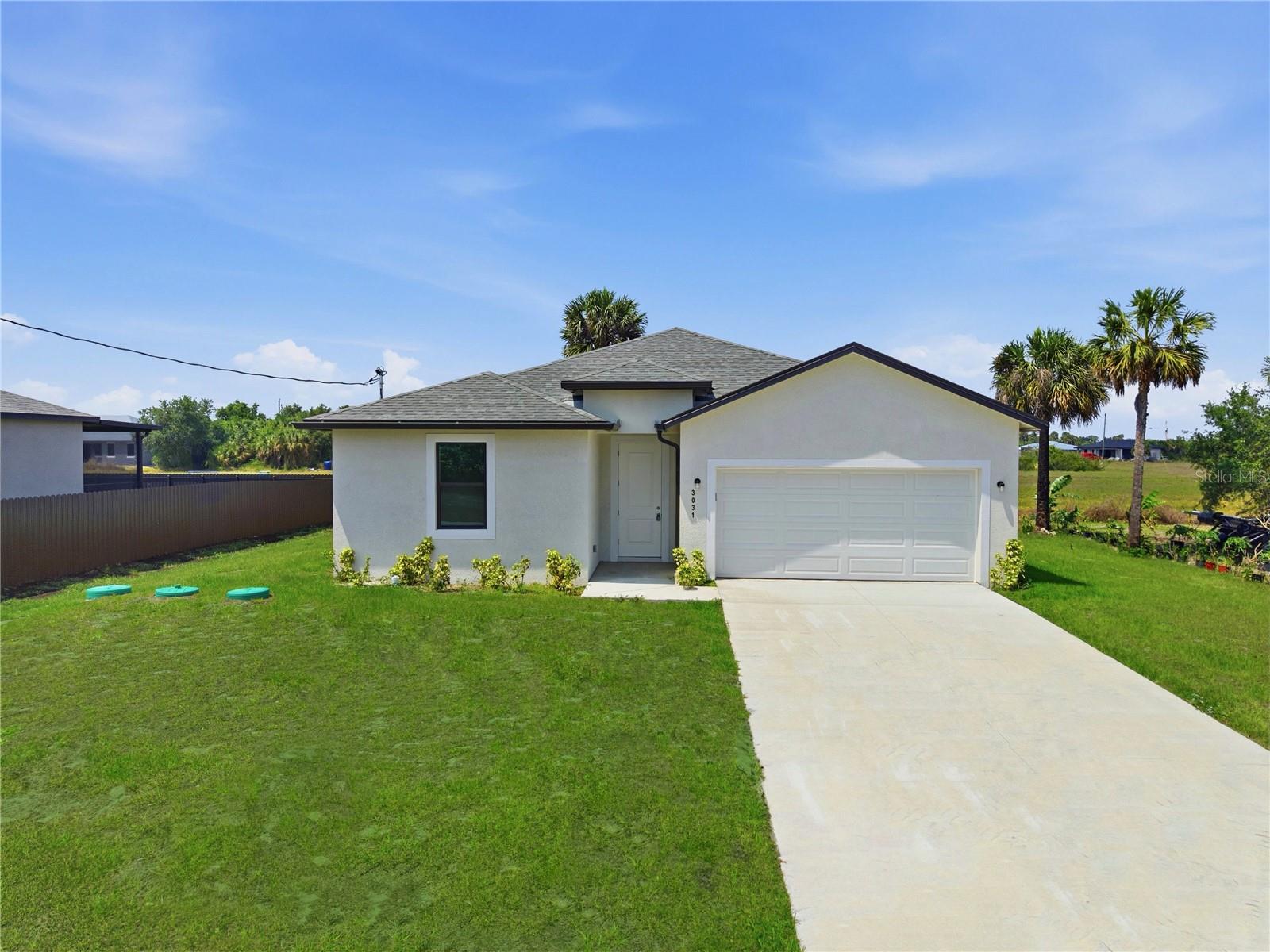 Single Family Residence in LABELLE, FL - Daniel Dourado