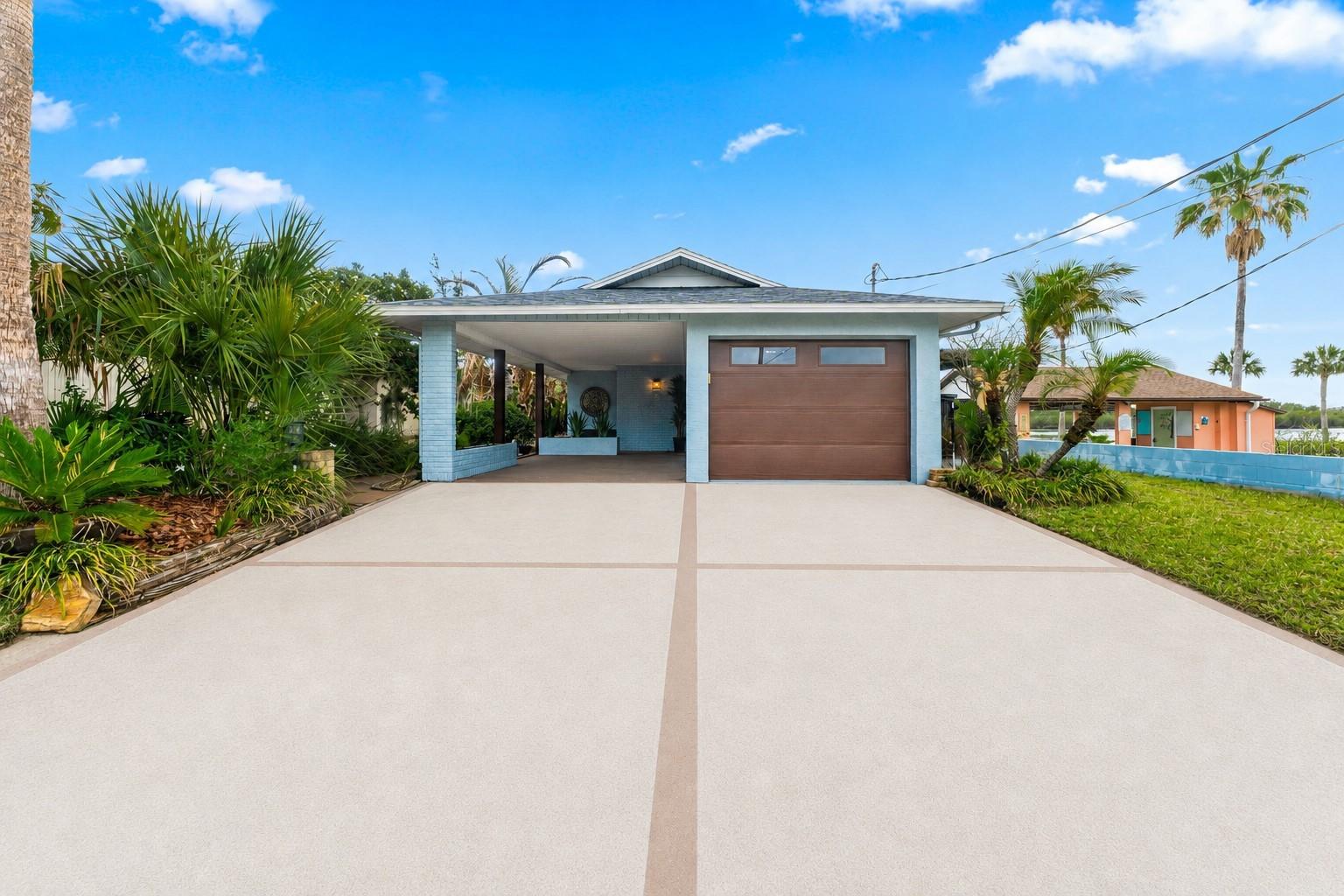 Single Family Residence in EDGEWATER, FL - Daniel Dourado