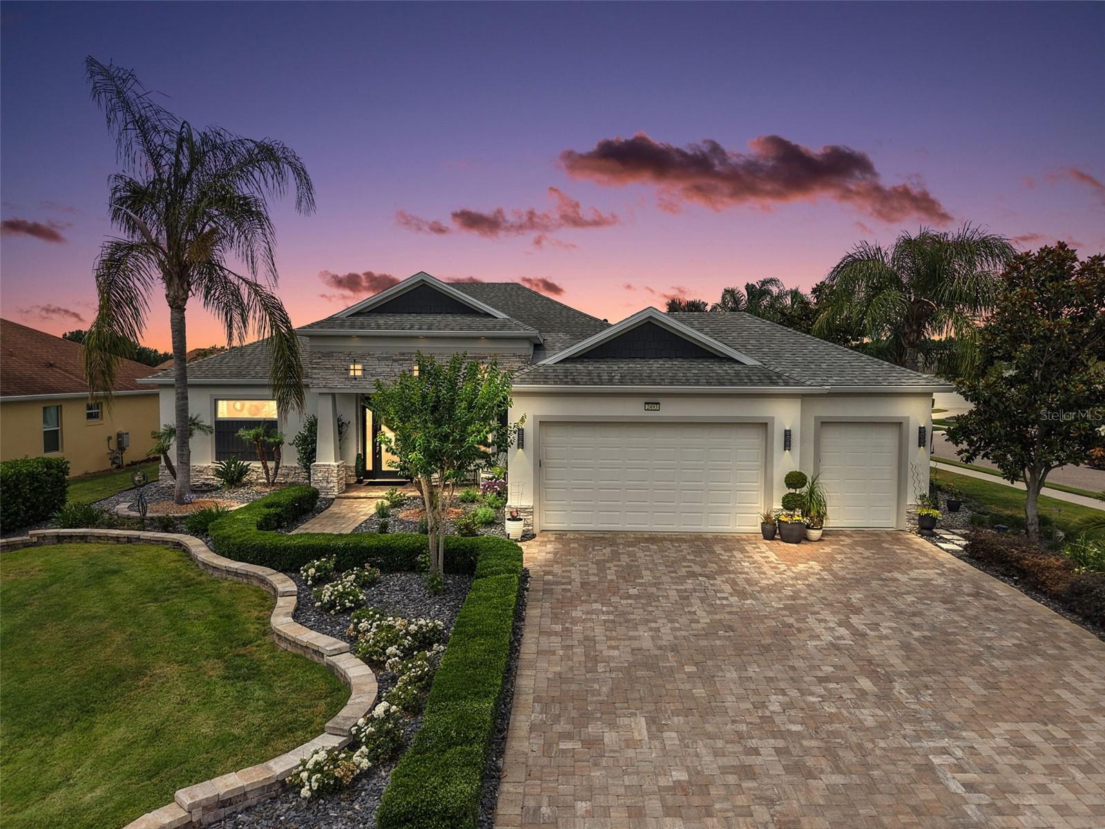 Single Family Residence em MOUNT DORA, FL - Daniel Dourado