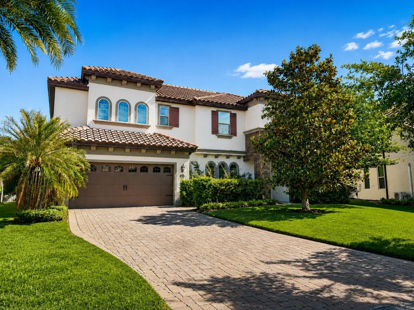 Single Family Residence in ORLANDO, FL - Daniel Dourado