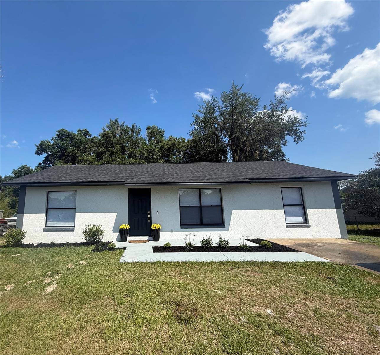 Single Family Residence in DELTONA, FL - Daniel Dourado