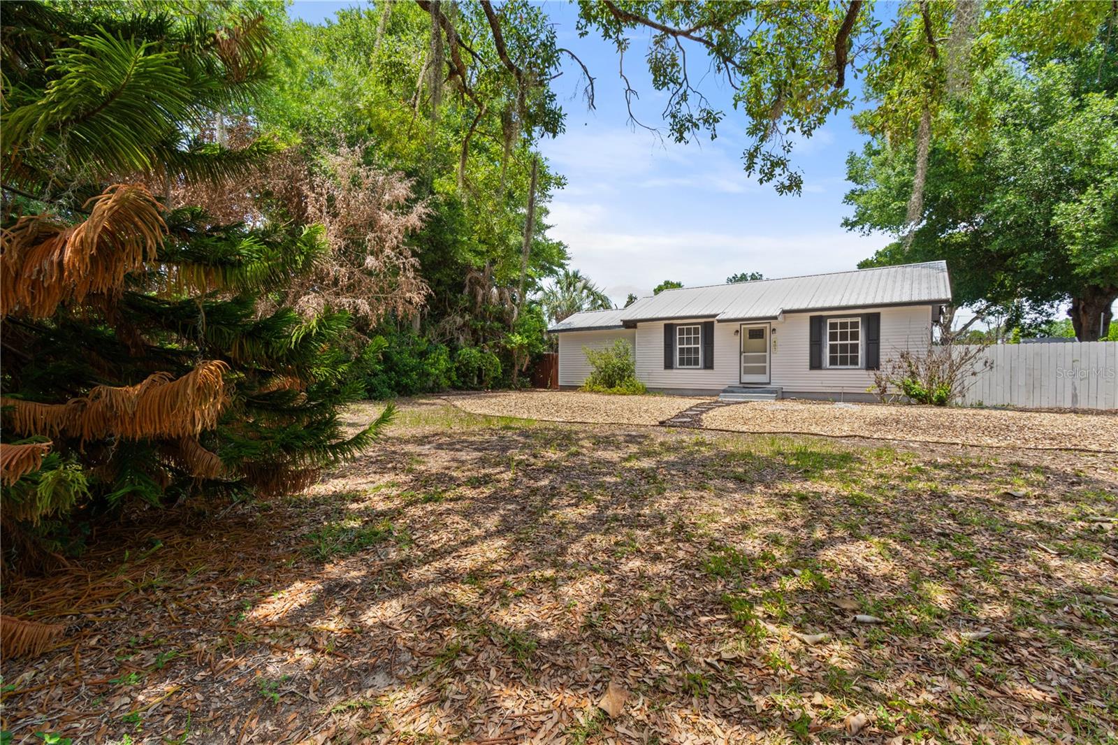 Single Family Residence in LAKE WALES, FL - Daniel Dourado