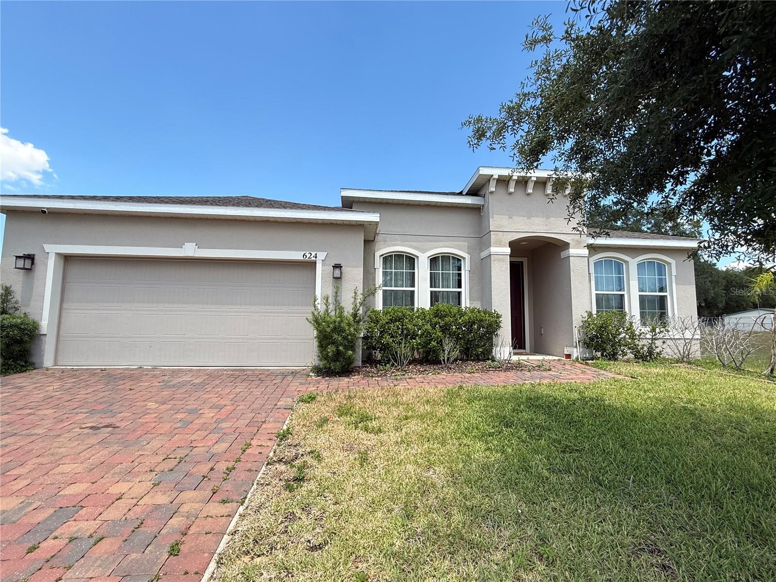 Single Family Residence in DAVENPORT, FL - Daniel Dourado