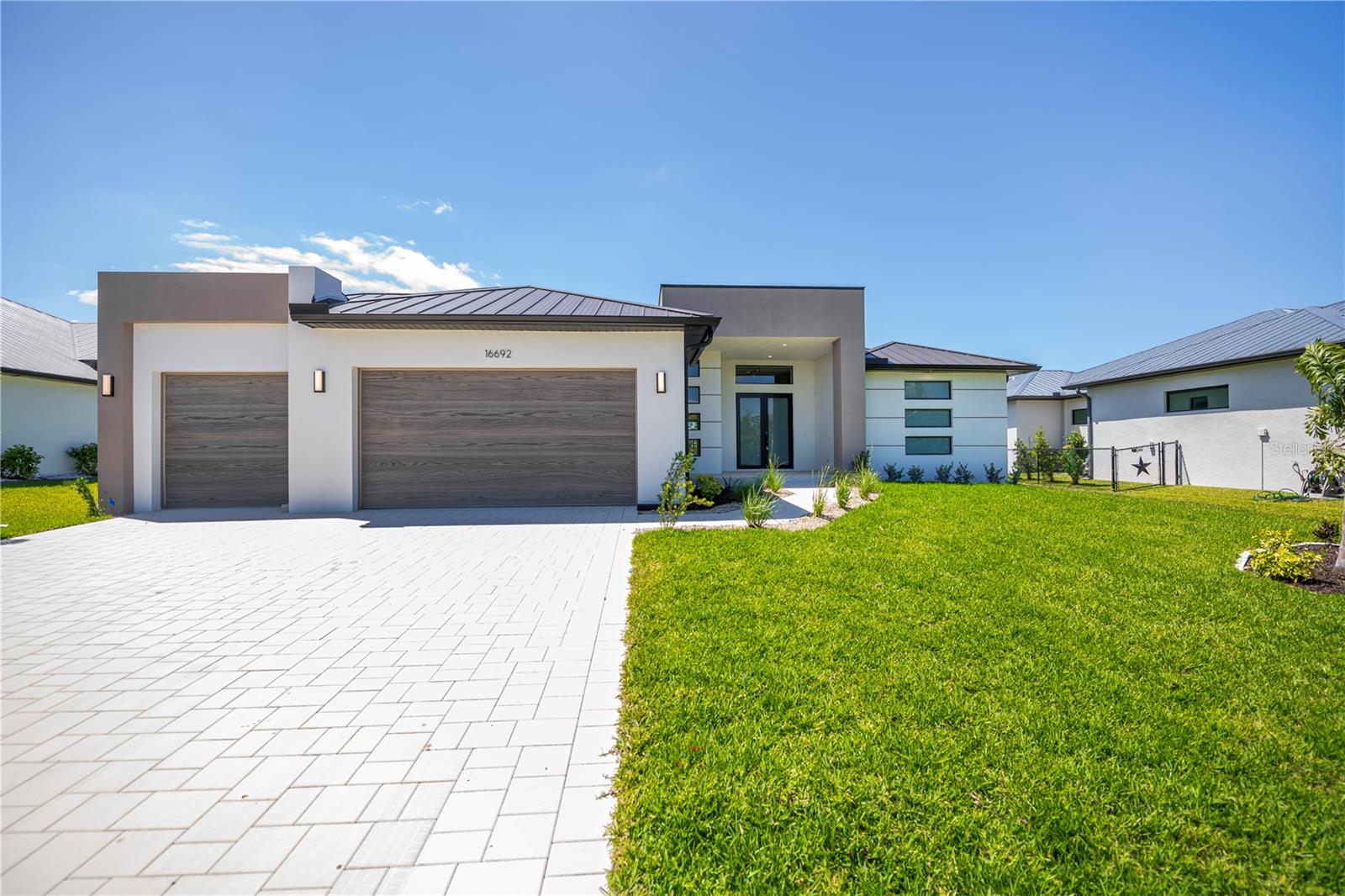 Single Family Residence in PORT CHARLOTTE, FL - Daniel Dourado