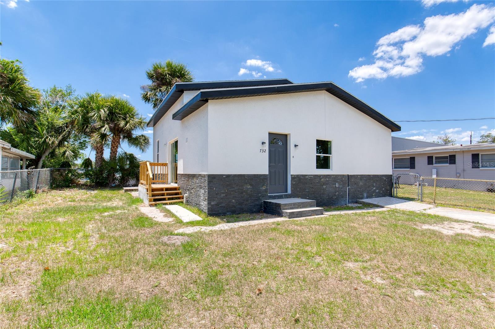 Single Family Residence in DAYTONA BEACH, FL - Daniel Dourado