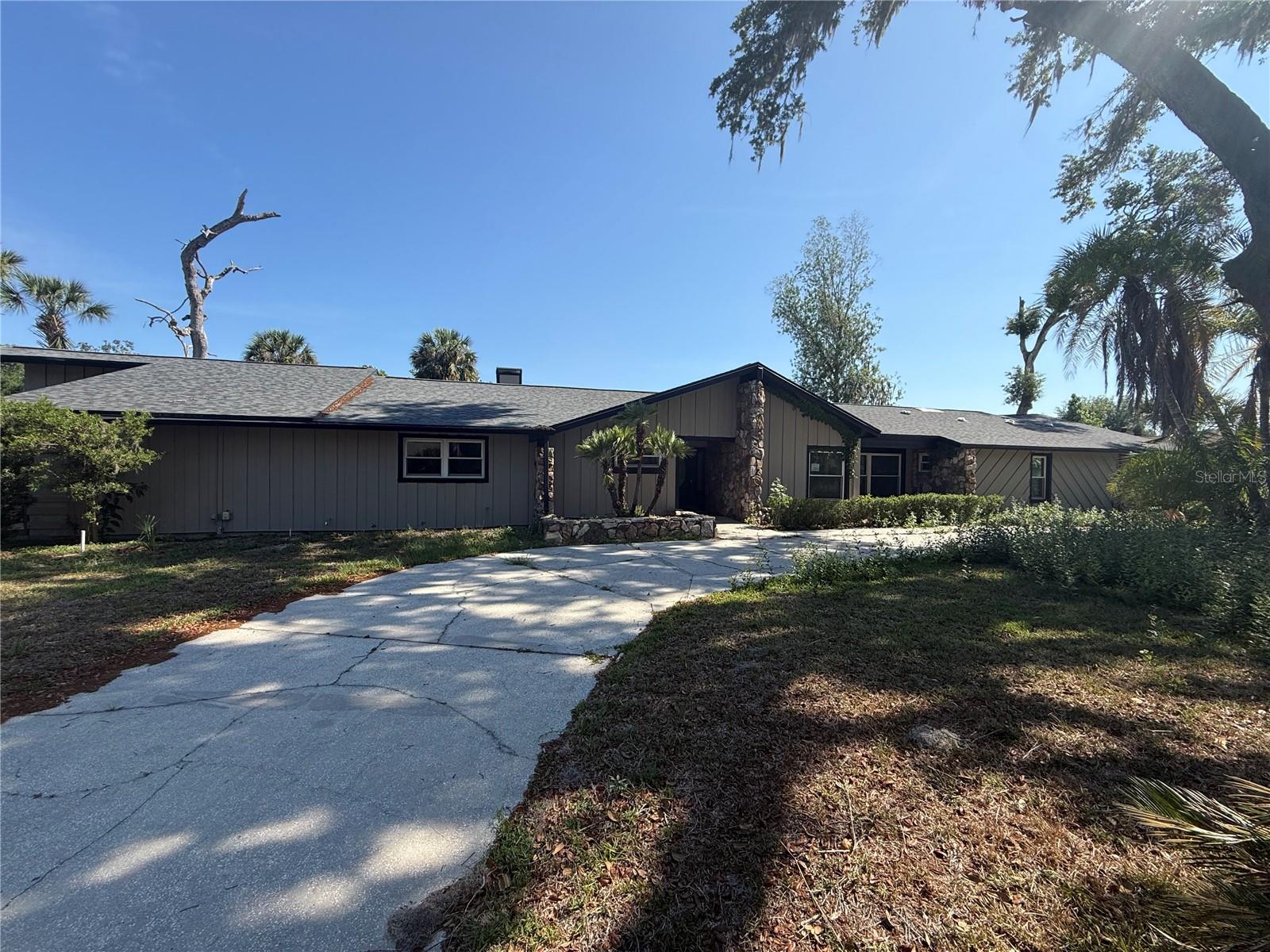 Single Family Residence em BRANDON, FL - Daniel Dourado