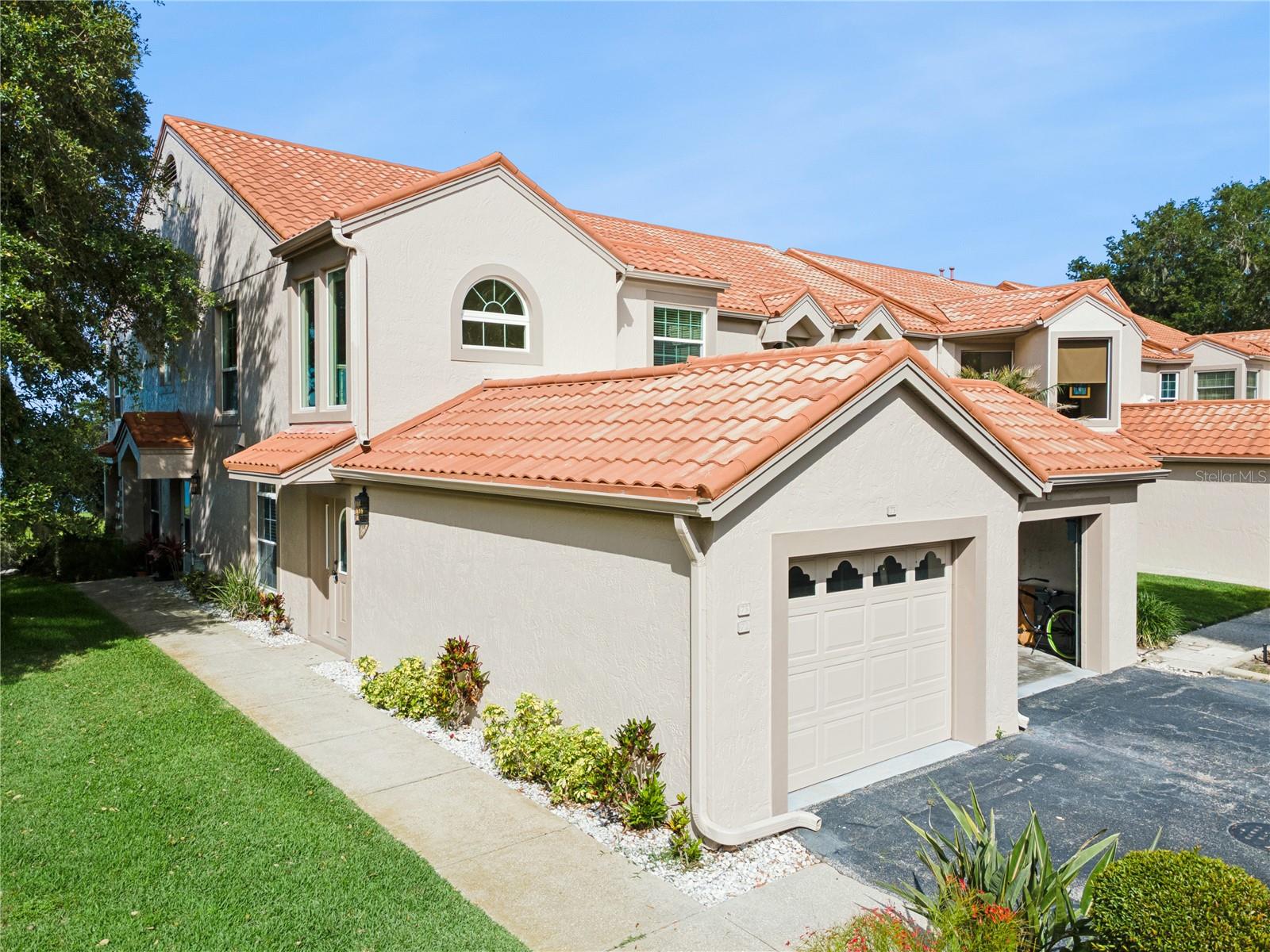 Condominium in WINTER HAVEN, FL - Daniel Dourado
