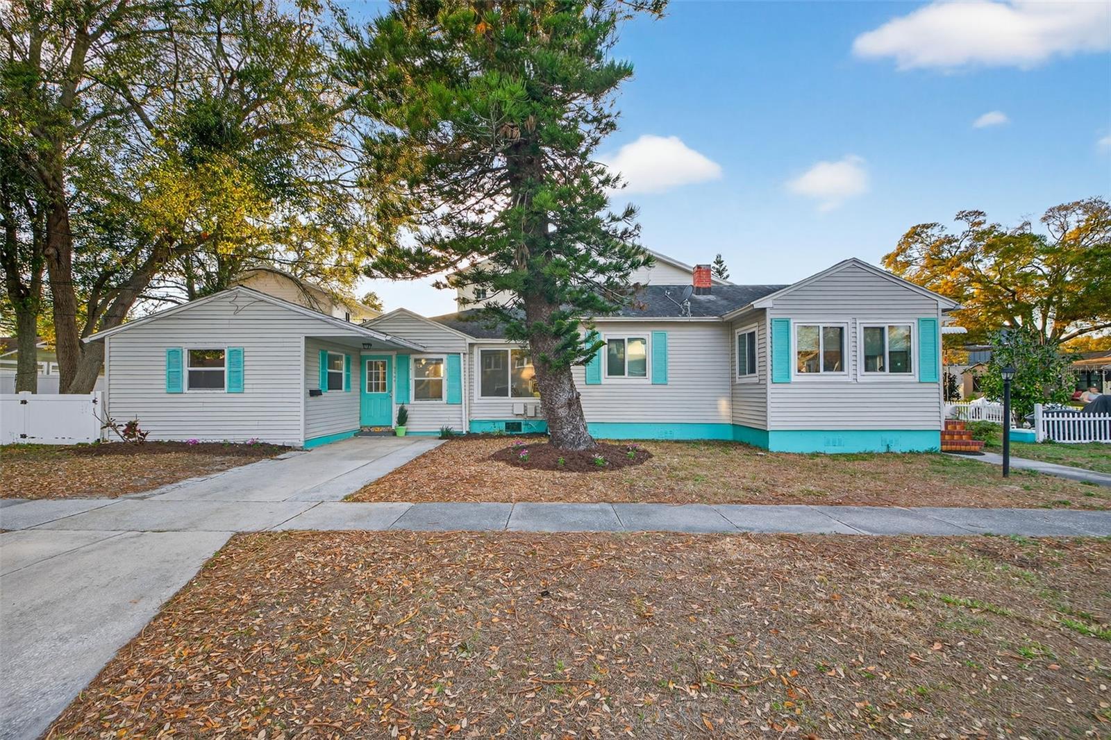 Single Family Residence em ST PETERSBURG, FL - Daniel Dourado